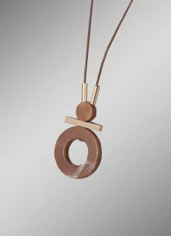 Angesagte Halskette mit Anhänger