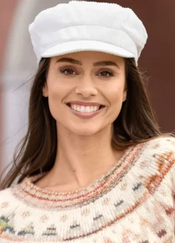 Elegante Damen-Ballonmütze, mit rückwärtigem Elastikeinsatz