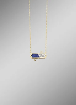 Eleganz in Gold und Edelstein – Ihre neue Lieblingshalskette