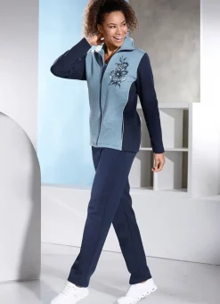 Freizeitanzug mit Druck im Vorderteil