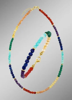 Funkelnde Garnitur mit Edelsteinen