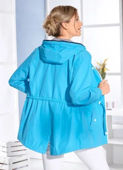 Funktionsjacke mit geringelter Innenausstattung in der Kapuze