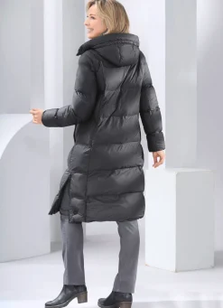 Funktionsmantel mit fester Kapuze