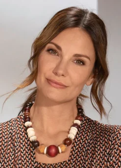 Halskette mit Holzkugeln nach Verlauf