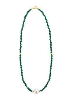 Halskette mit Perlenschimmer und Edelsteinglanz