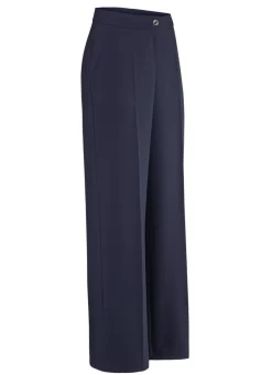 Hose in bequemer Weite