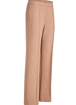 Hose in modischer Weite