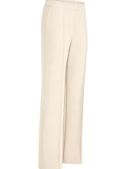 Hose in modischer Weite