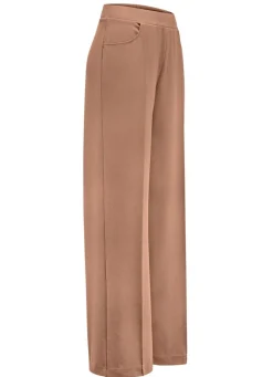 Hose in modischer Weite