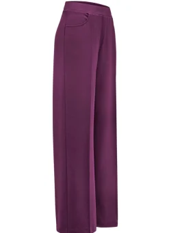 Hose in modischer Weite