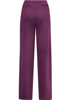 Hose in modischer Weite