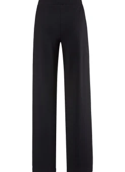 Hose in modischer Weite