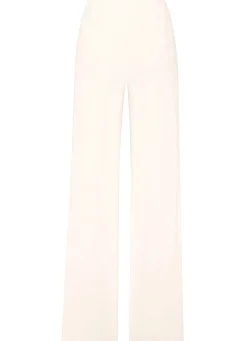 Hose in modischer Weite