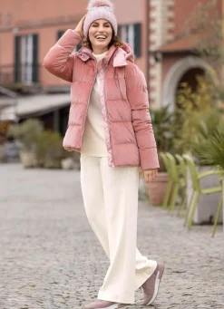 Hose in modischer Weite