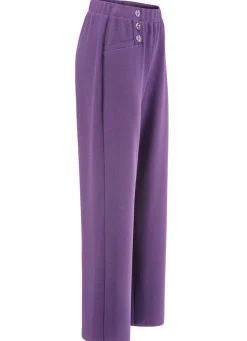 Hose mit dekorativen Zierknöpfen