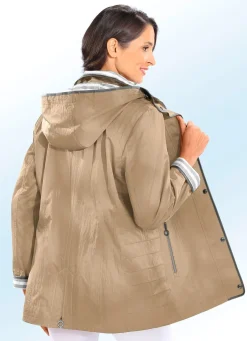 Jacke mit abnehmbarer Kapuze