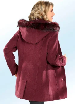 Jacke mit abnehmbarer Kapuze