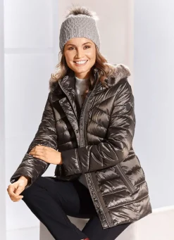 Jacke mit abnehmbarer Kapuze