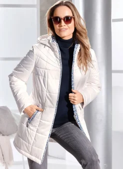 Jacke mit abnehmbarer Kapuze