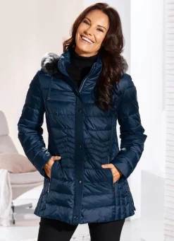 Jacke mit abnehmbarer Kapuze