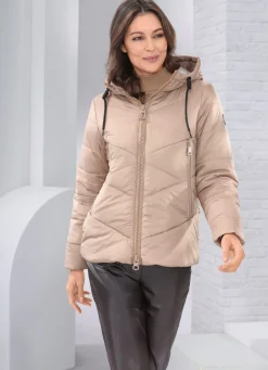 Jacke mit fester Kapuze