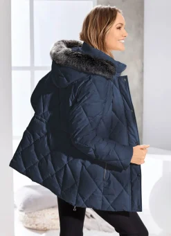 Jacke mit Reißverschluss an den Seitenschlitzen