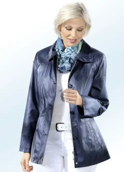 Jacke mit Reißverschluss unter der Knopfleiste
