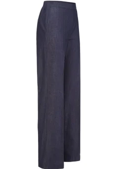 Jeans mit leicht ausgestellter Beinweite