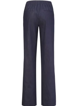 Jeans mit leicht ausgestellter Beinweite