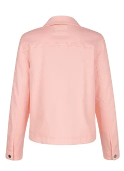 Jeansjacke mit stiltypischen Nähten