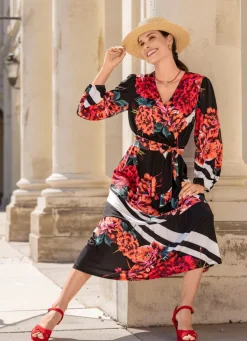 Kleid mit Bindegürtel