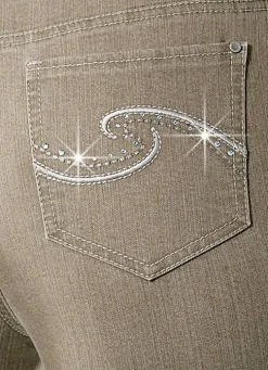 Komfortjeans verziert mit Strasssteinen