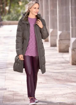 Kurzmantel mit größenverstellbarer Kapuze