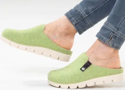 Laurina, trendige Damen-Hausschuhe, Weite G, mit anatomisch geformtem Fußbett