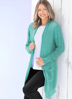 Long-Strickjacke in streckender Streifenoptik