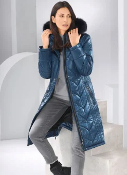 Mantel mit figurfreundlicher Längssteppung