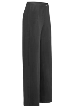 Modische Hose in bequemer Weite