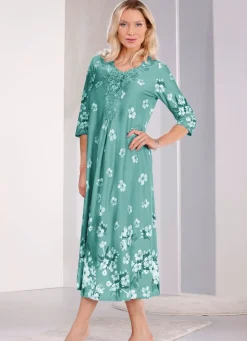 Nachthemd von "Laurina" mit Motivspitze am Ausschnitt