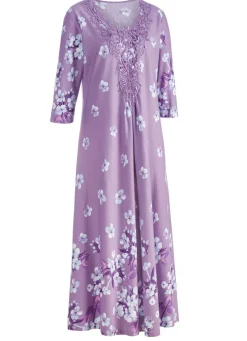 Nachthemd von "Laurina" mit Motivspitze am Ausschnitt