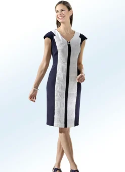 Party-Kleid mit Schmuckbrosche