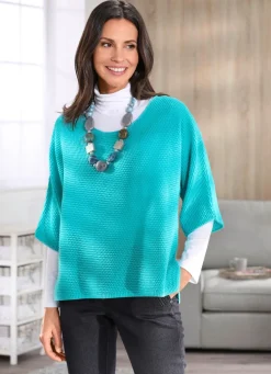 Pulli in weiter Form