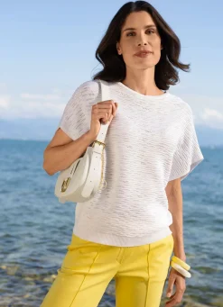 Pullover in dekorativem Dessin