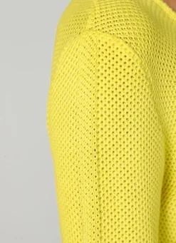 Pullover in dekorativer Struktur