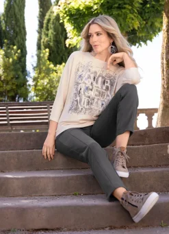 Pullover in leichter Fledermausform