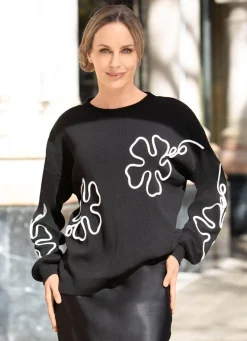 Pullover mit aufwendigen Blütenapplikationen