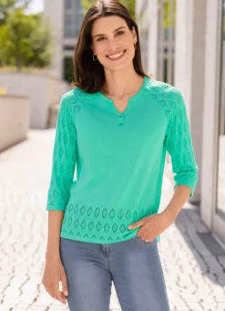 Pullover mit dekorativem Halsausschnitt