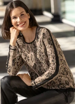 Pullover mit edler Schmucksteinzier