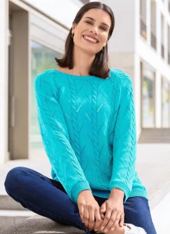 Pullover mit Zopfstrukturen und Ajourmustermix