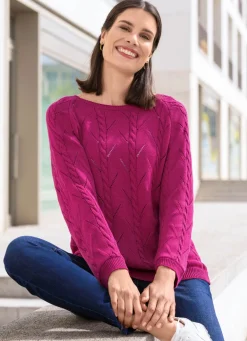 Pullover mit Zopfstrukturen und Ajourmustermix