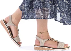 Rieker Sandale mit Flechtung und Metallschmuck